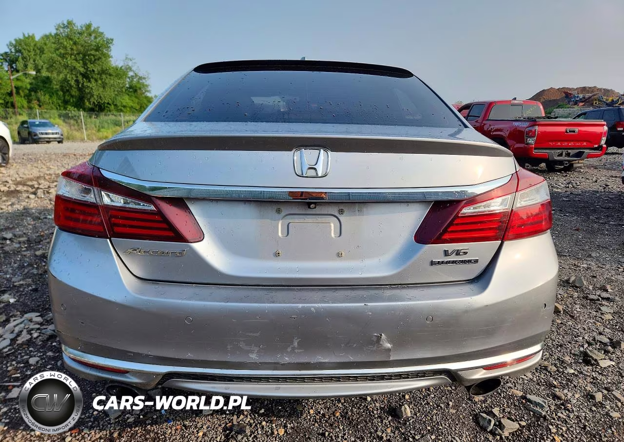 2017 Honda Accord Touring VIN:1HGCR3F93HA026349 - 6