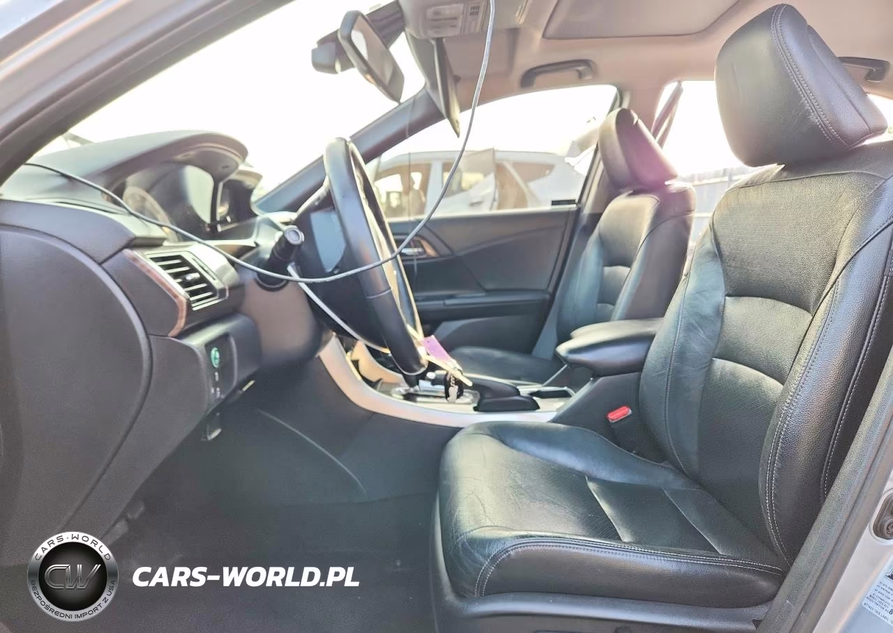 2017 Honda Accord Touring VIN:1HGCR3F93HA026349 - 7
