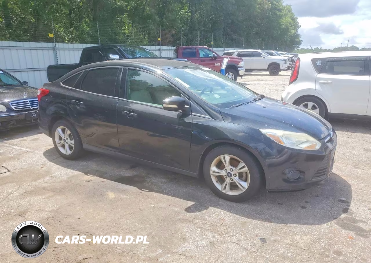 2014 Ford Focus Se VIN:1FADP3F22EL452423 - 4