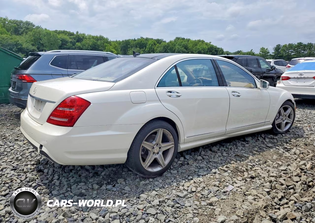 2010 Mercedes-Benz S 550 VIN:WDDNG7BB7AA356813 - 3