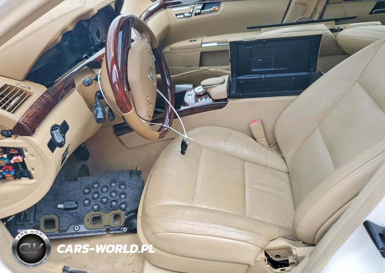 2010 Mercedes-Benz S 550 VIN:WDDNG7BB7AA356813 - 7