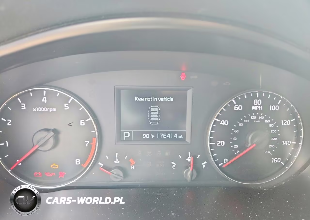 2016 Kia Cadenza Luxury VIN:KNALN4D71G5221663 - 9