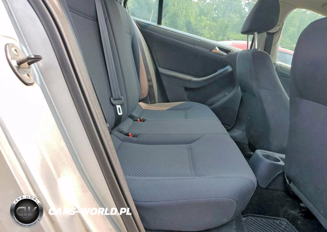 2011 Volkswagen Jetta VIN:3VW2K7AJ2BM360449 - 10