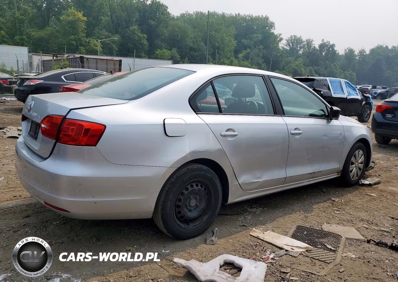 2011 Volkswagen Jetta VIN:3VW2K7AJ2BM360449 - 3