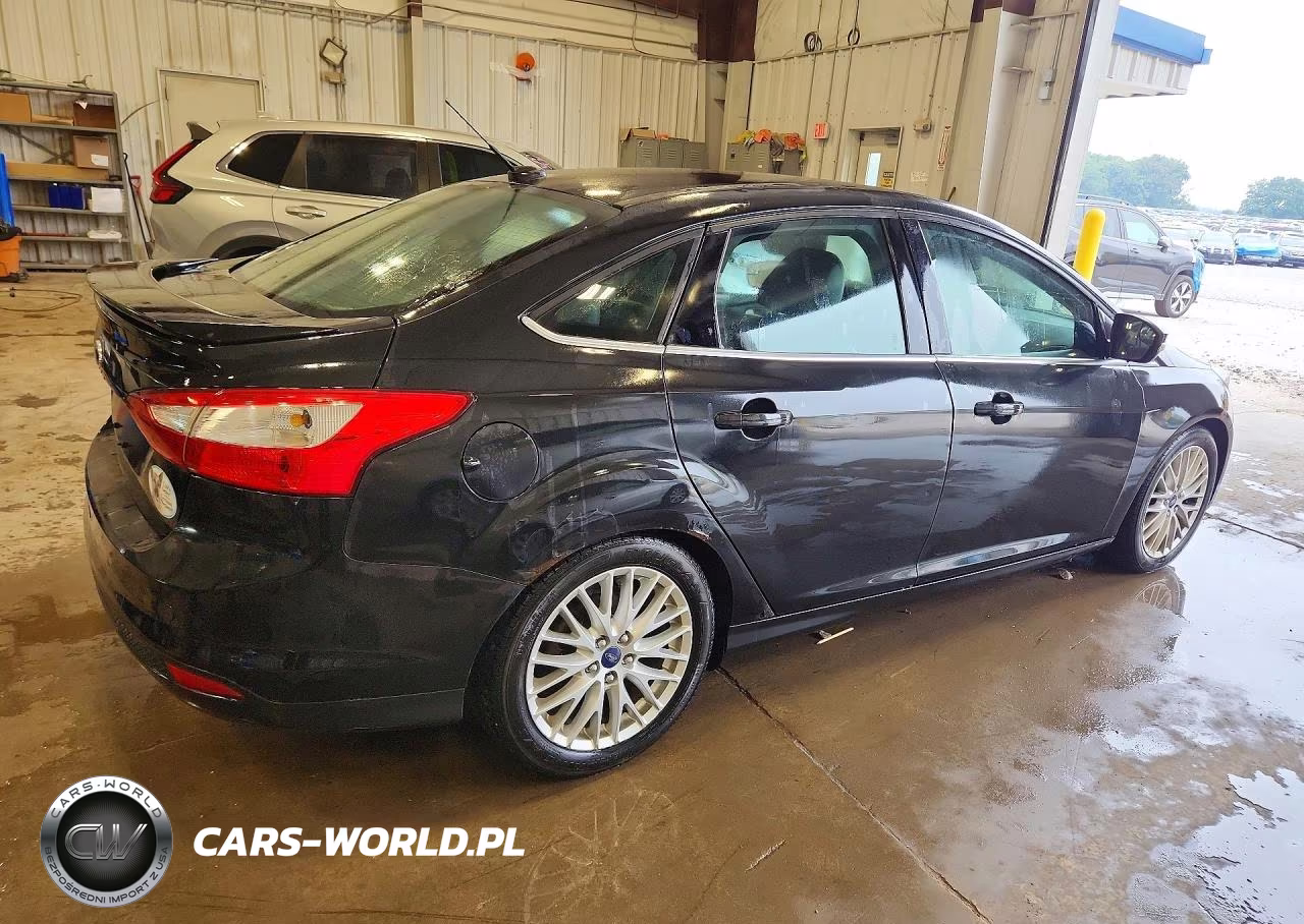 2014 Ford Focus Titanium VIN:1FADP3J27EL230046 - 3