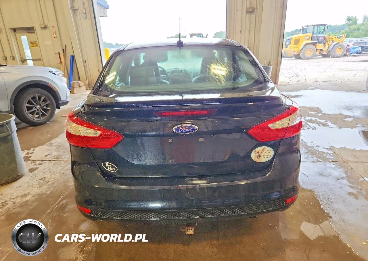 2014 Ford Focus Titanium VIN:1FADP3J27EL230046 - 6