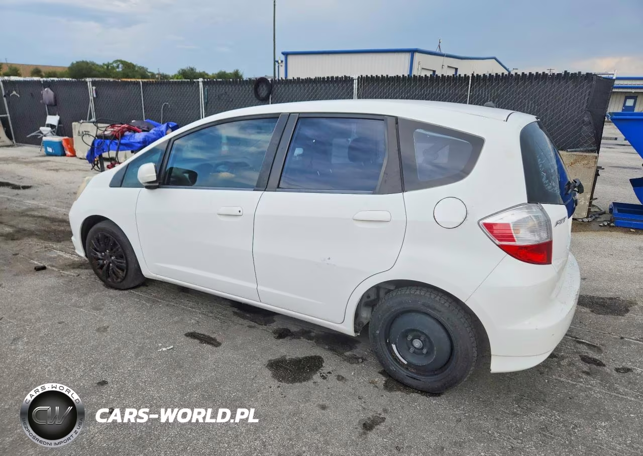 2013 Honda Fit VIN:JHMGE8H34DC018324 - 2