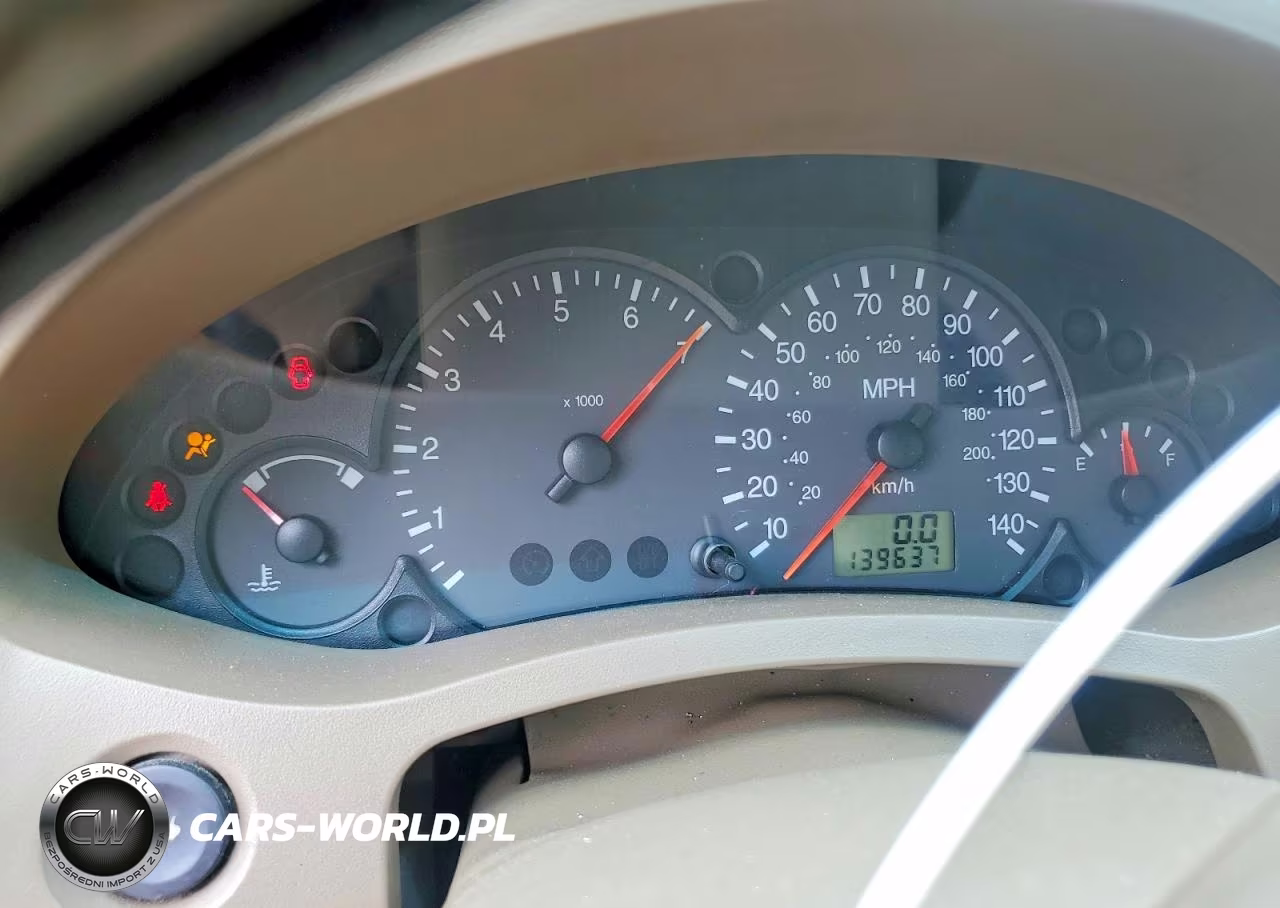 2007 Ford Focus Zx4 VIN:1FAHP34N47W255995 - 9