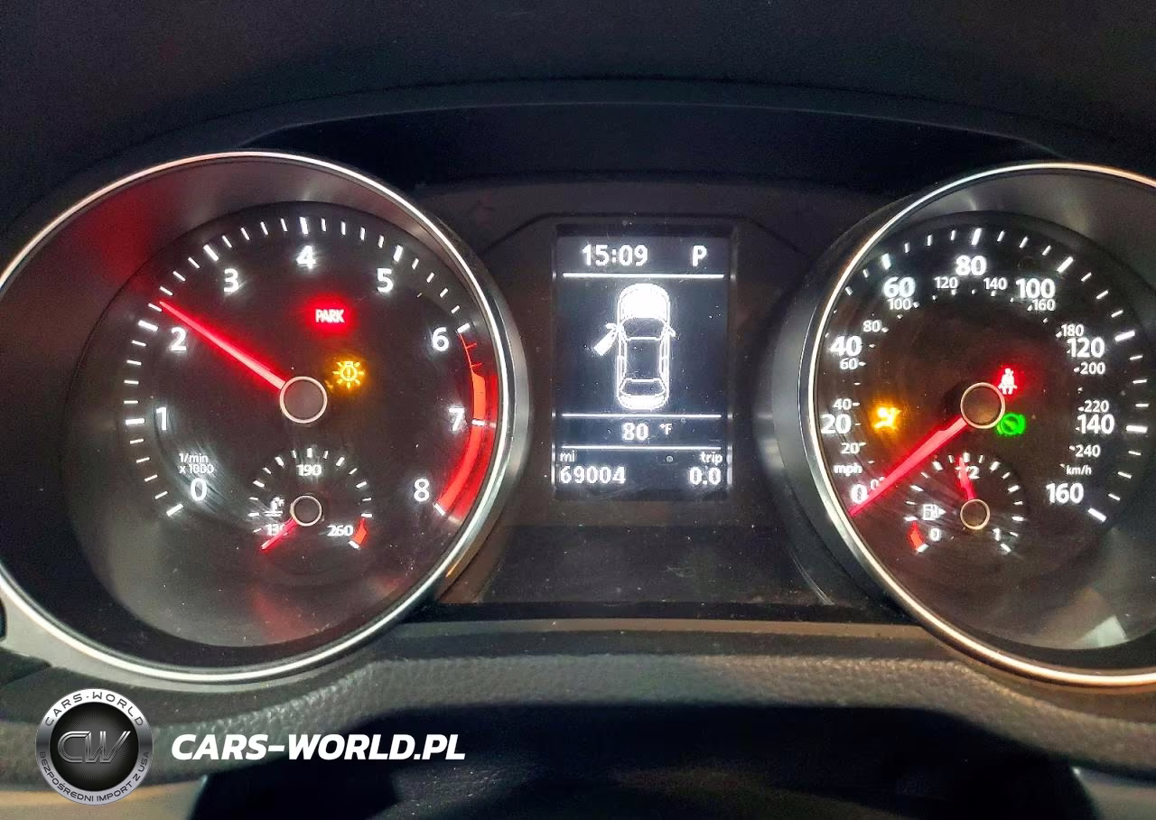 2018 Volkswagen Passat S VIN:1VWAA7A33JC006603 - 9
