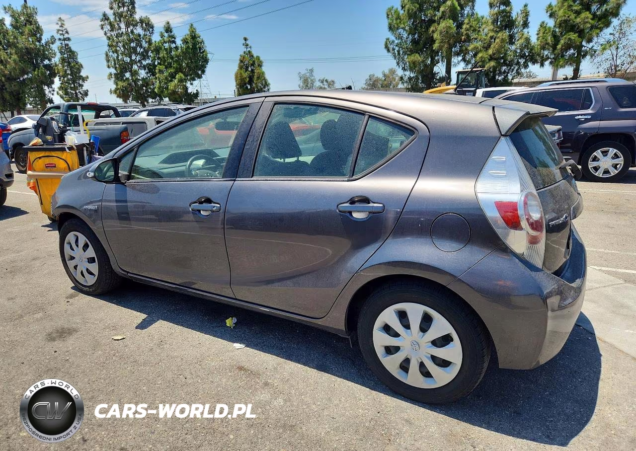 2012 Toyota Prius C Two VIN:JTDKDTB30C1521045 - 2