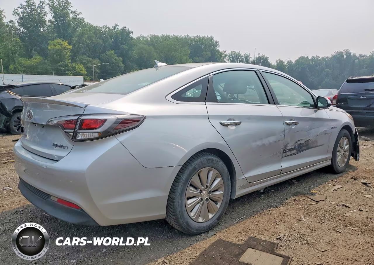 2017 Hyundai Sonata VIN:KMHE24L16HA058045 - 3