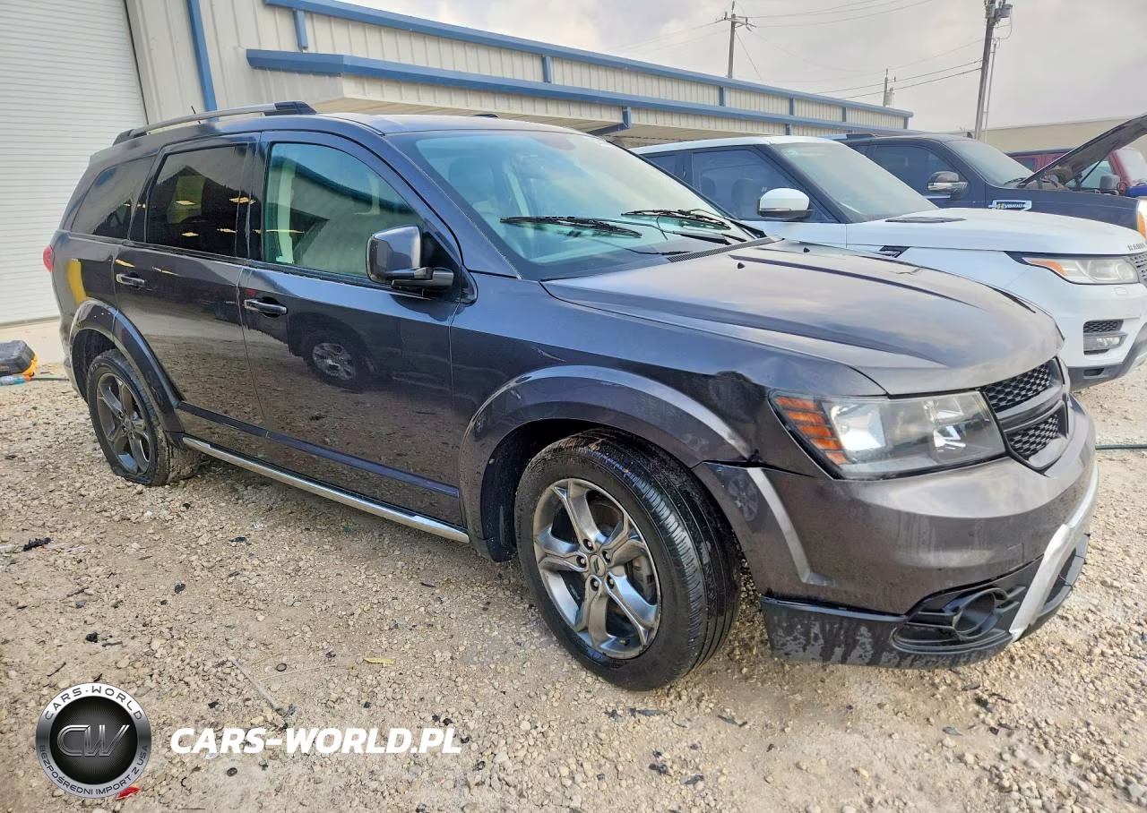 2018 Dodge Journey Crossroad VIN:3C4PDCGB4JT141315 - 4