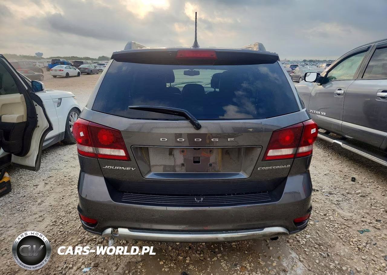 2018 Dodge Journey Crossroad VIN:3C4PDCGB4JT141315 - 6