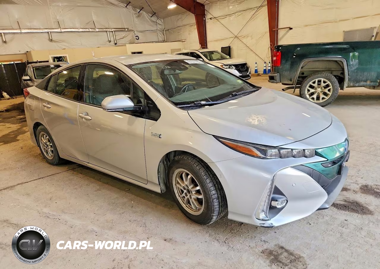 2018 Toyota Prius Prime Advanced VIN:JTDKARFP8J3081683 - 4