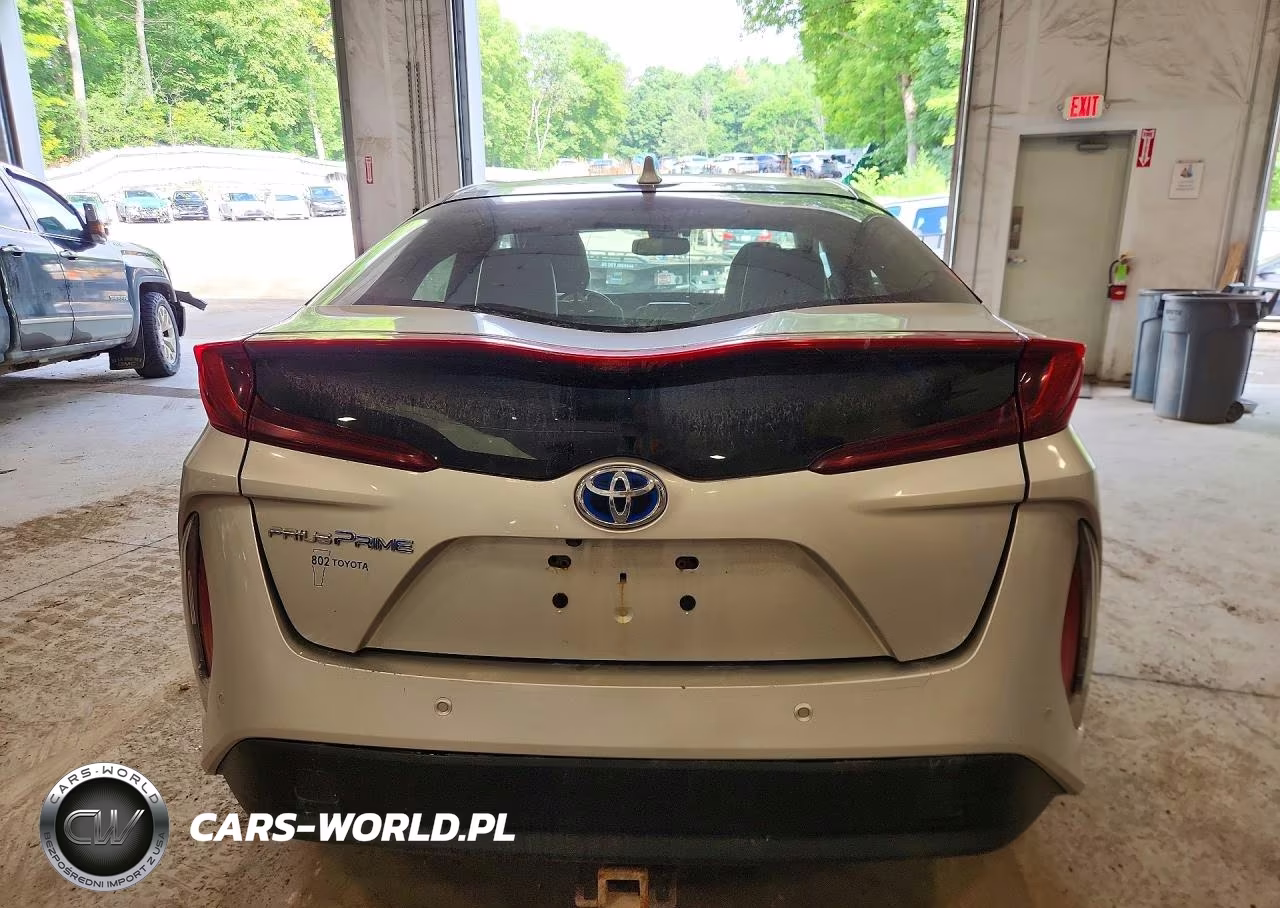 2018 Toyota Prius Prime Advanced VIN:JTDKARFP8J3081683 - 6