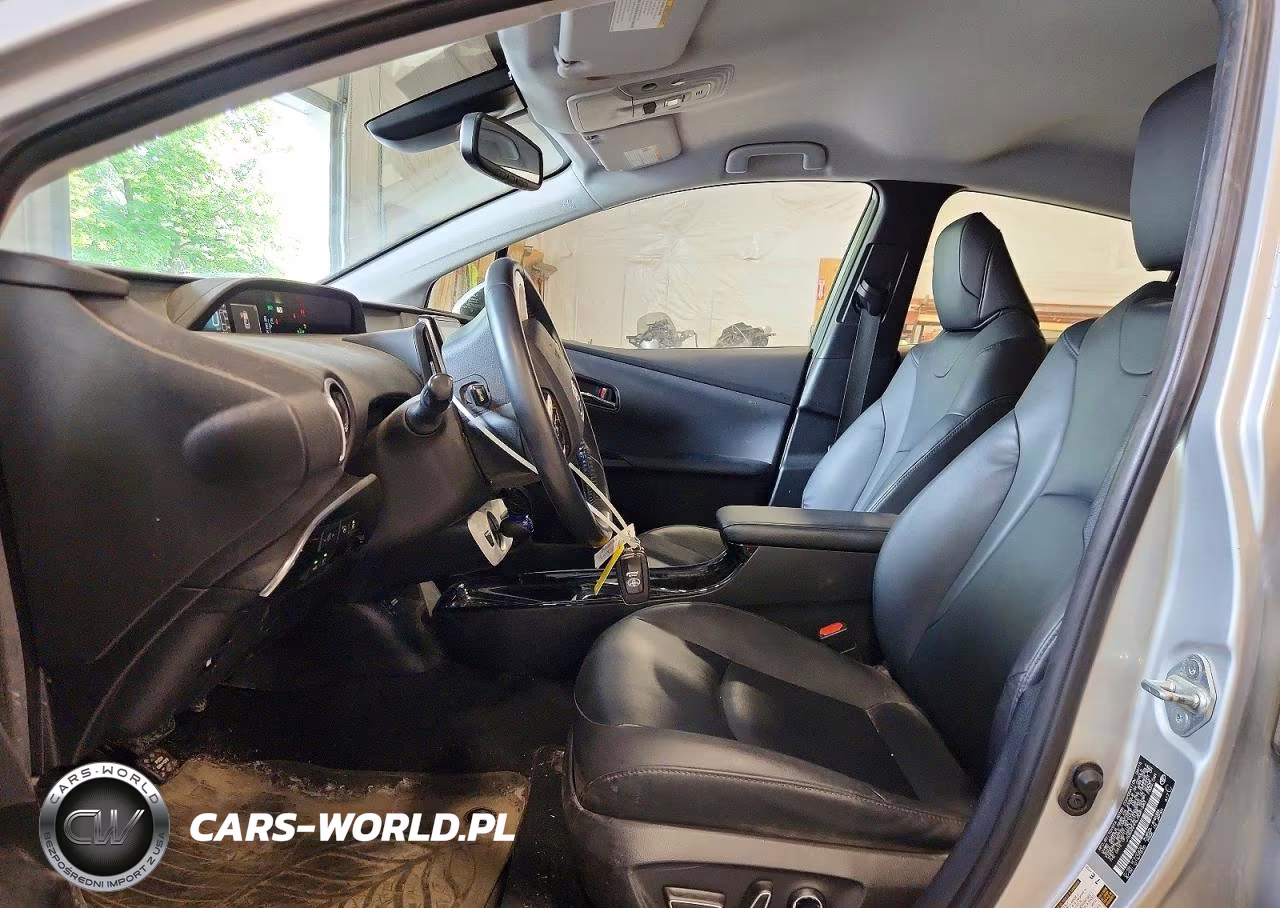 2018 Toyota Prius Prime Advanced VIN:JTDKARFP8J3081683 - 7