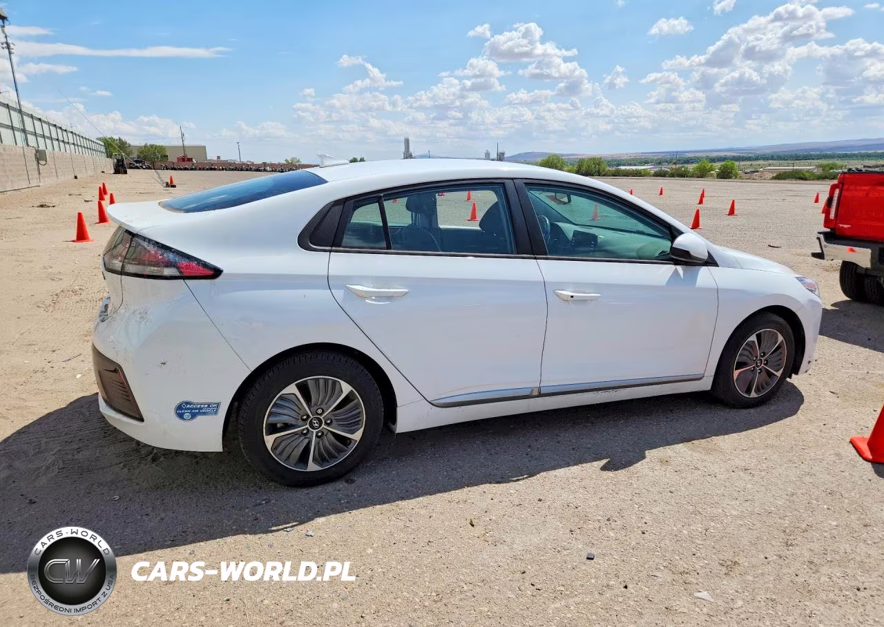2021 Hyundai Ioniq Se VIN:KMHC65LD3MU254996 - 3