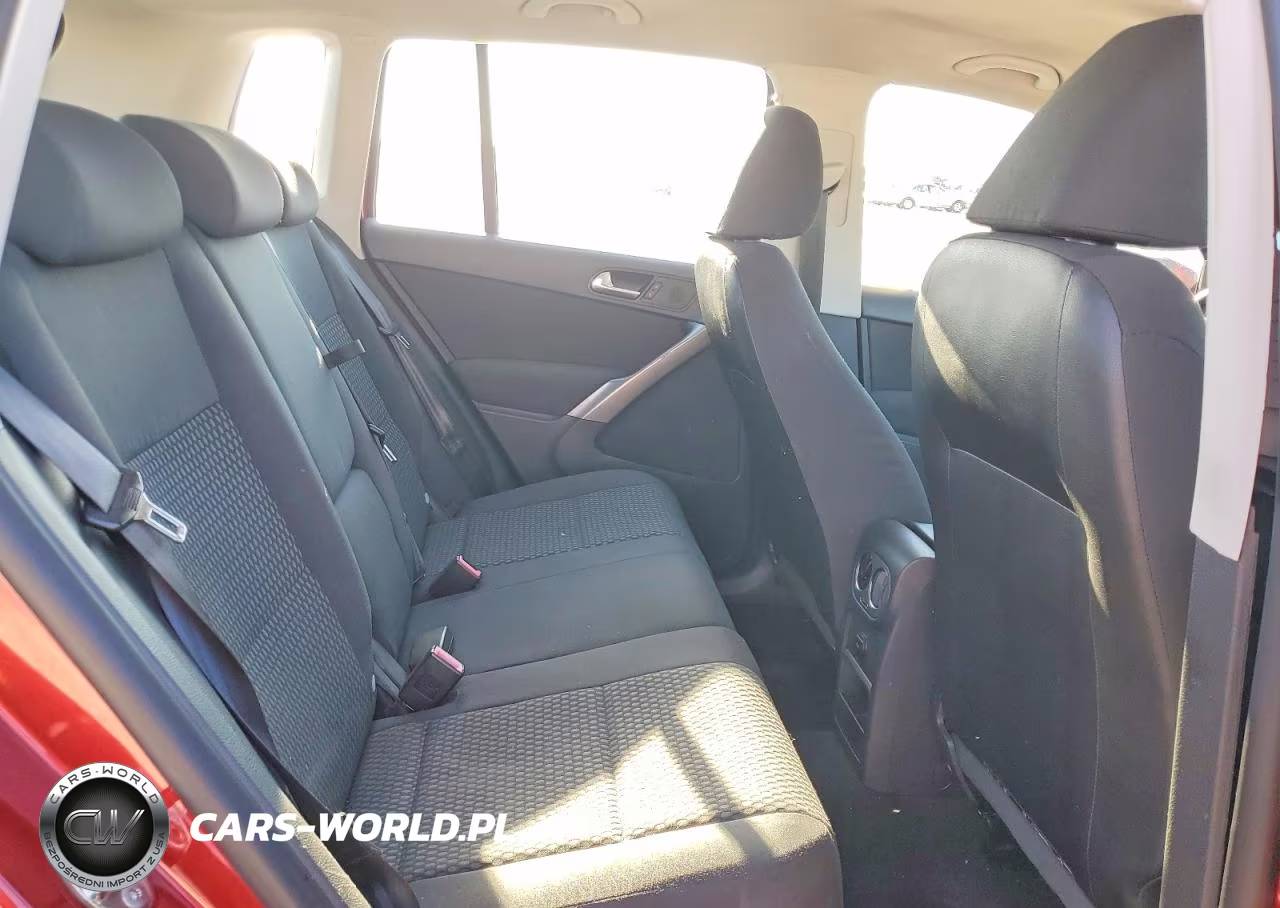 2010 Volkswagen Tiguan S VIN:WVGAV7AX4AW000474 - 11