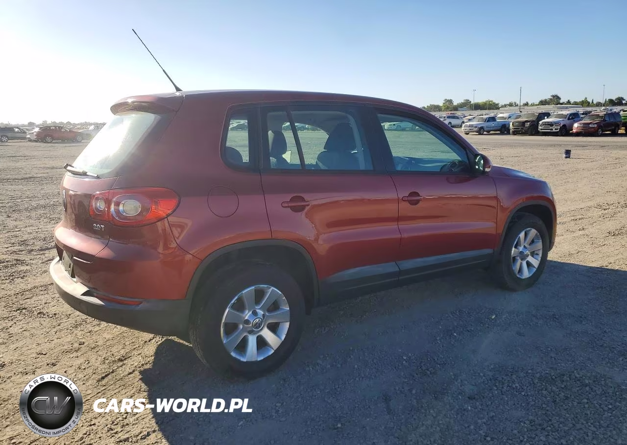 2010 Volkswagen Tiguan S VIN:WVGAV7AX4AW000474 - 3