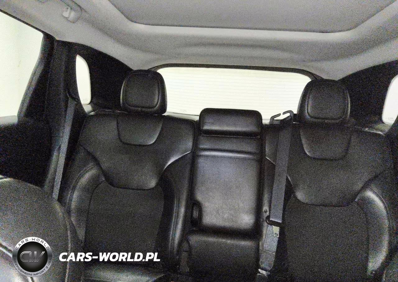 2019 Jeep Cherokee Latitude Plus VIN:1C4PJMLX4KD330358 - 10