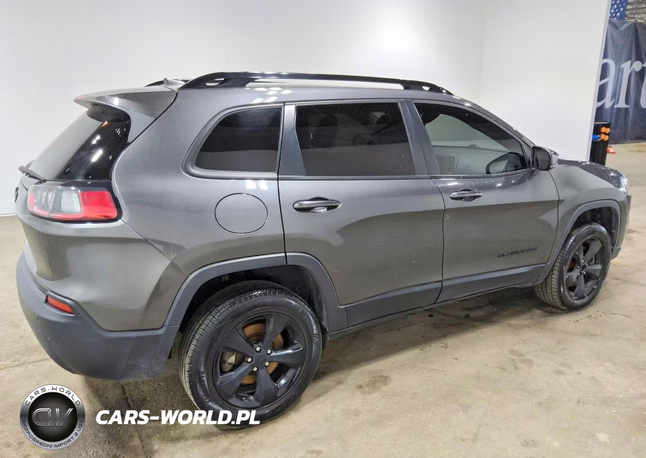 2019 Jeep Cherokee Latitude Plus VIN:1C4PJMLX4KD330358 - 3