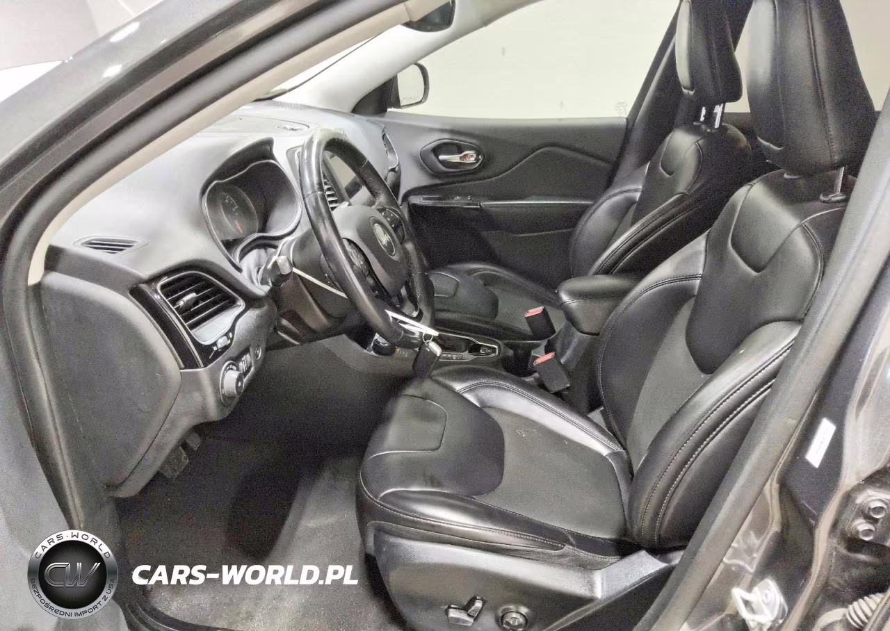 2019 Jeep Cherokee Latitude Plus VIN:1C4PJMLX4KD330358 - 7