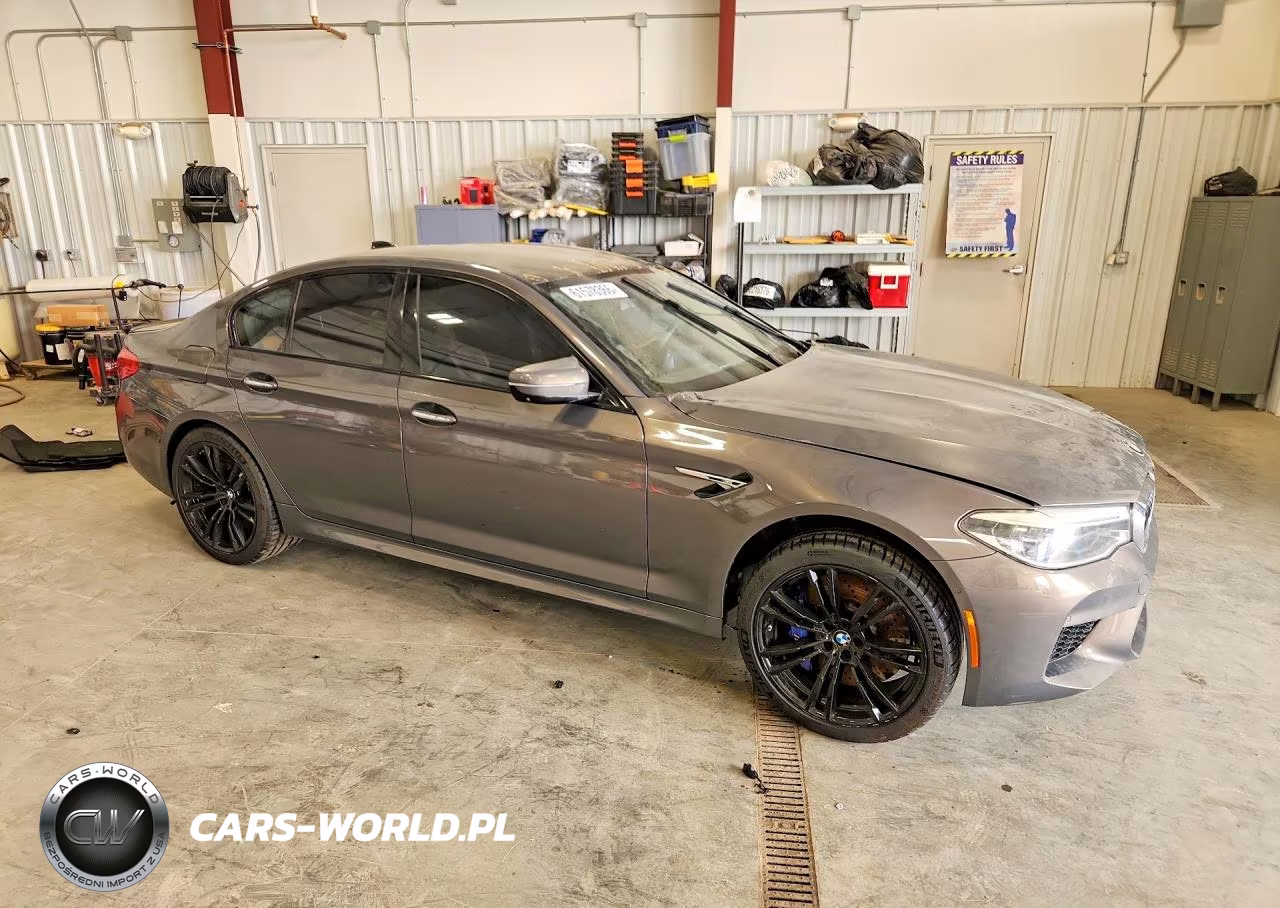 2018 BMW Motorrad M5 VIN:WBSJF0C58JB282204 - 4