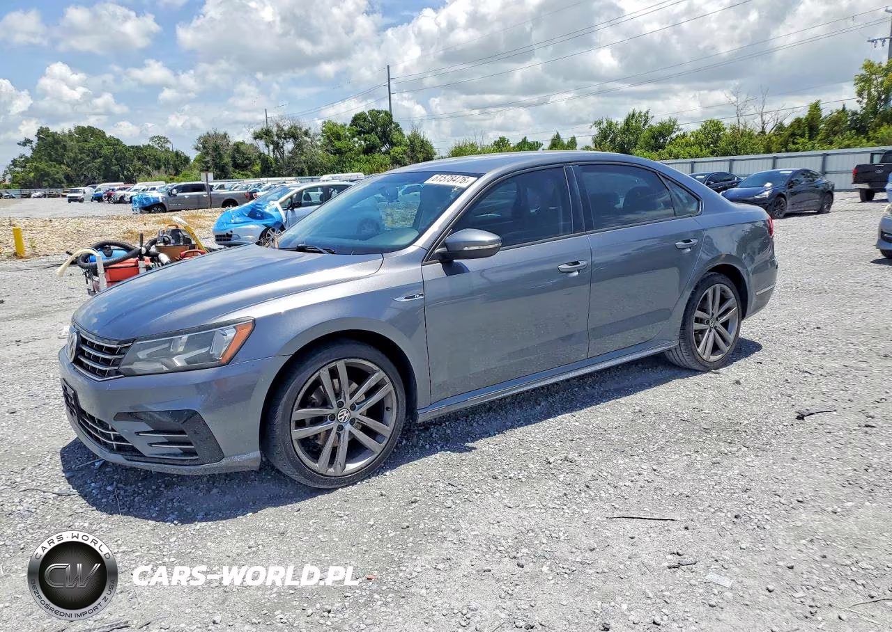 2018 Volkswagen Passat S-R-Line – zdjęcie 1 z 12
