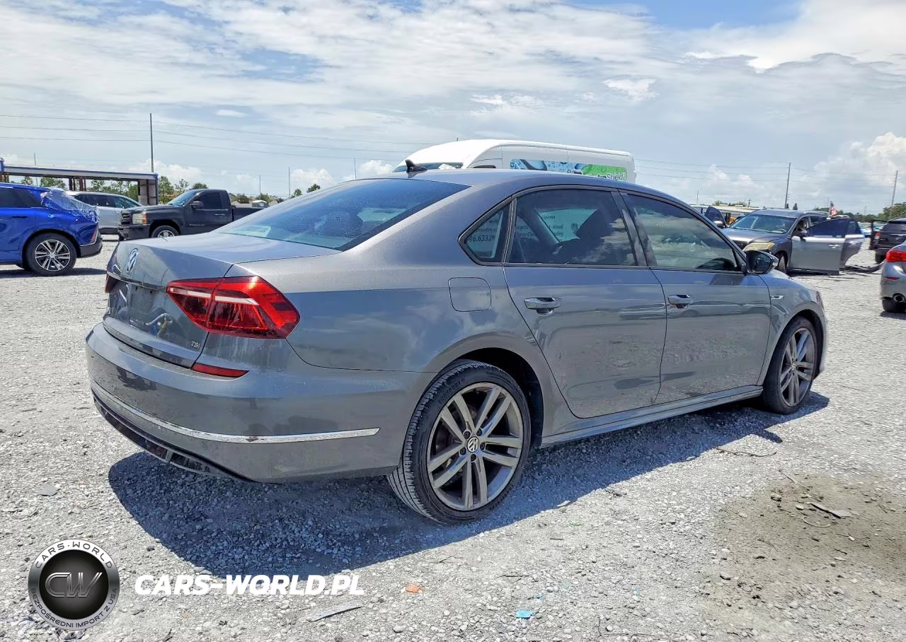 2018 Volkswagen Passat S-R-Line VIN:1VWAA7A33JC001773 - 3