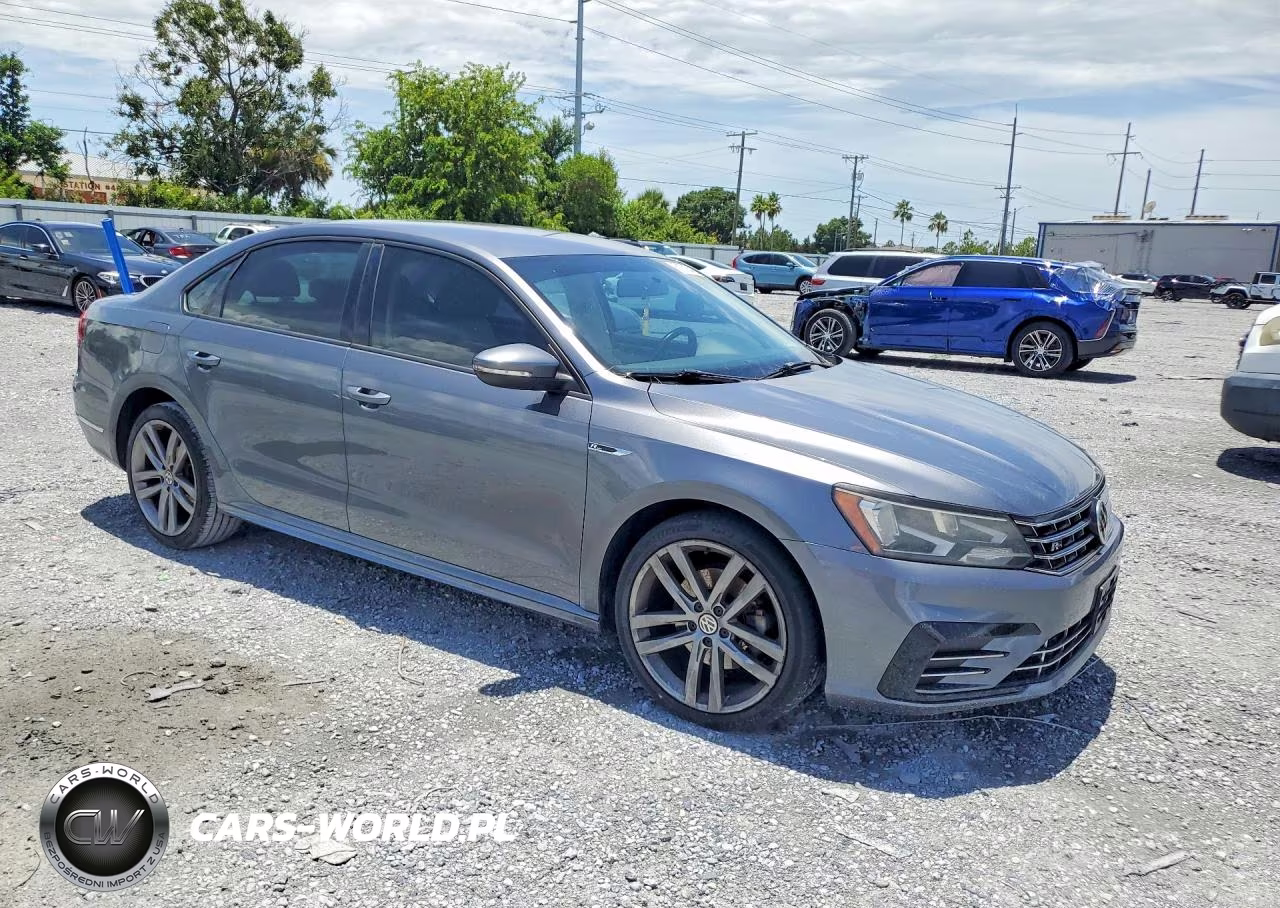 2018 Volkswagen Passat S-R-Line VIN:1VWAA7A33JC001773 - 4