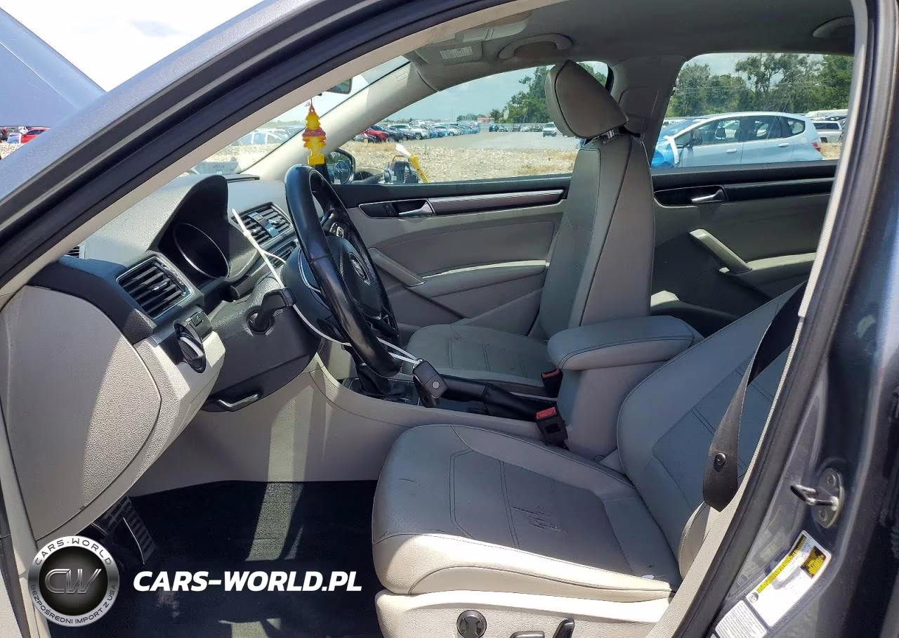 2018 Volkswagen Passat S-R-Line VIN:1VWAA7A33JC001773 - 7