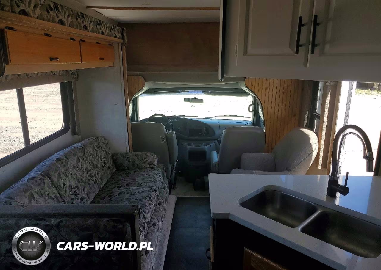 2002 Ford Econoline E450 Super Duty Cutaway Van VIN:1FDXE45S72HB48101 - 5