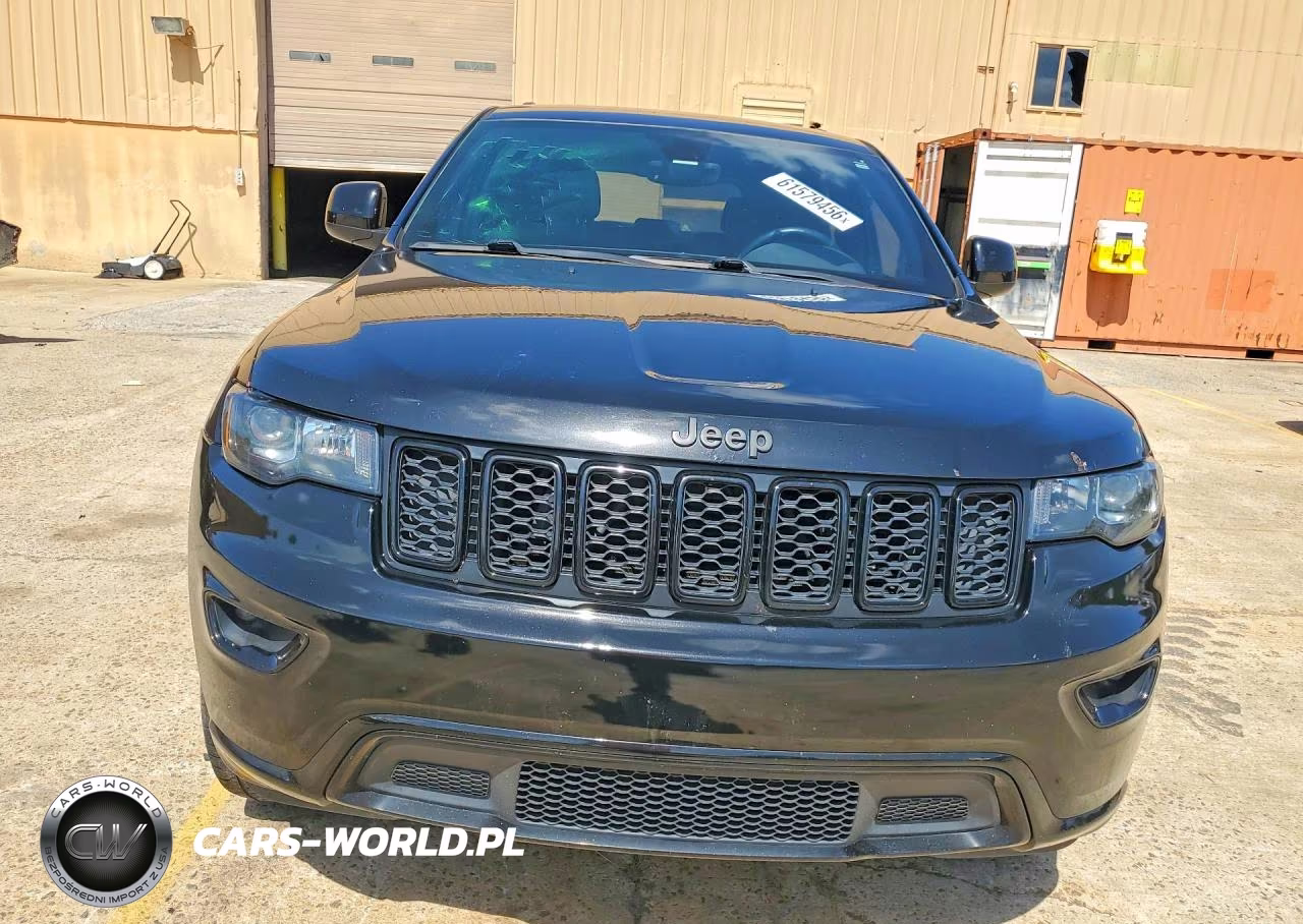 2017 Jeep Grand Cherokee Laredo VIN:1C4RJEAG5HC888378 - 5