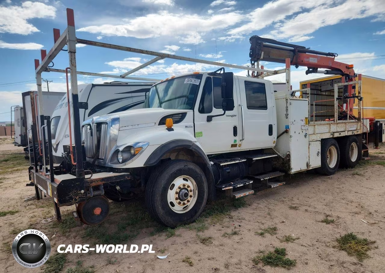 2009 International 7500 Crane Truck – zdjęcie 1 z 13