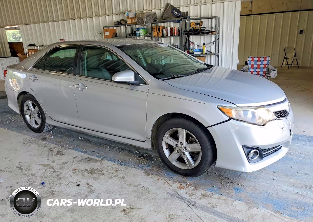 2014 Toyota Camry Se VIN:4T1BF1FKXEU749325 - 4