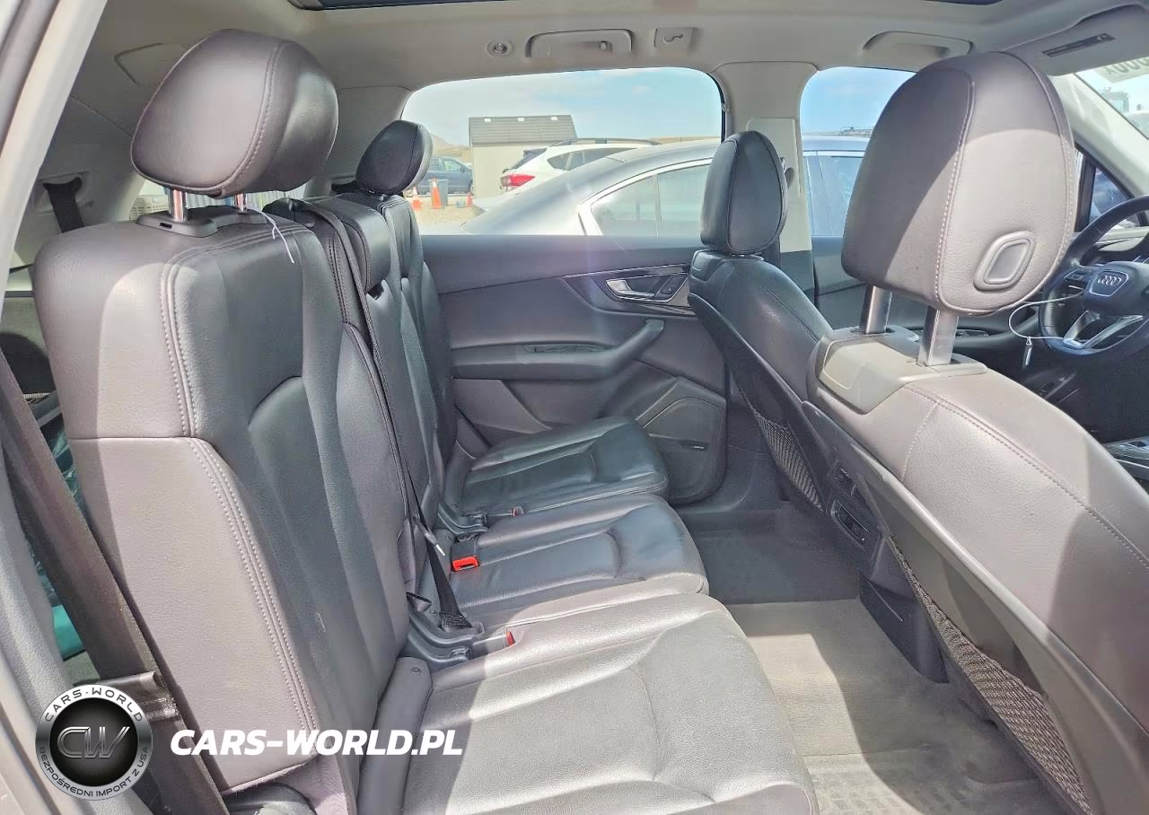 2017 Audi Q7 Premium Plus VIN:WA1LAAF71HD004559 - 10