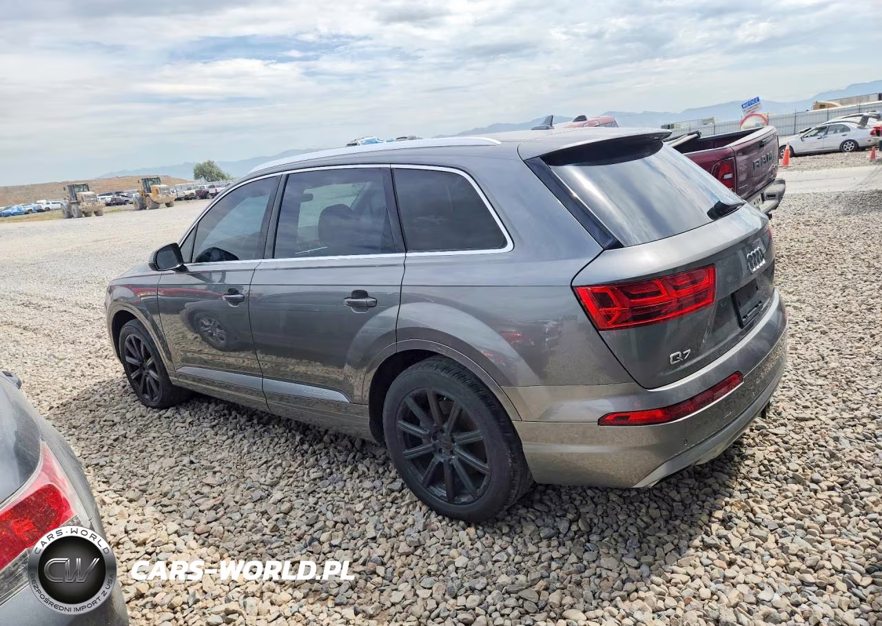 2017 Audi Q7 Premium Plus VIN:WA1LAAF71HD004559 - 2
