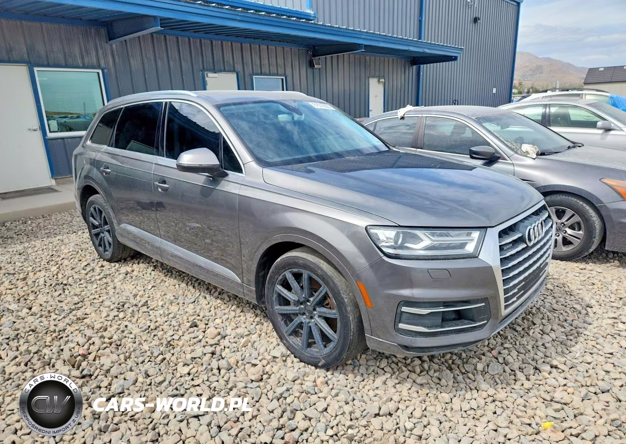 2017 Audi Q7 Premium Plus VIN:WA1LAAF71HD004559 - 4