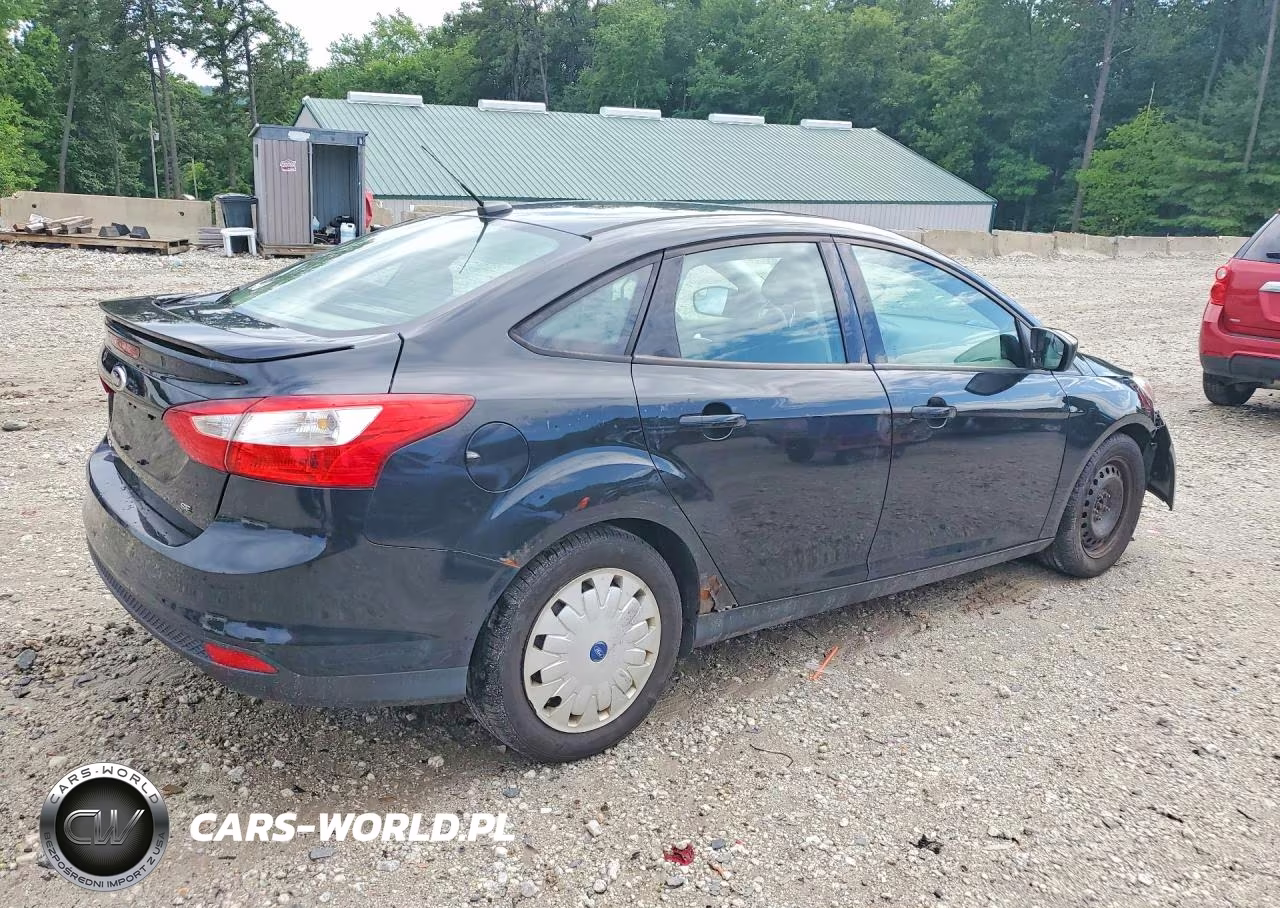 2012 Ford Focus Se VIN:1FAHP3F26CL137753 - 3