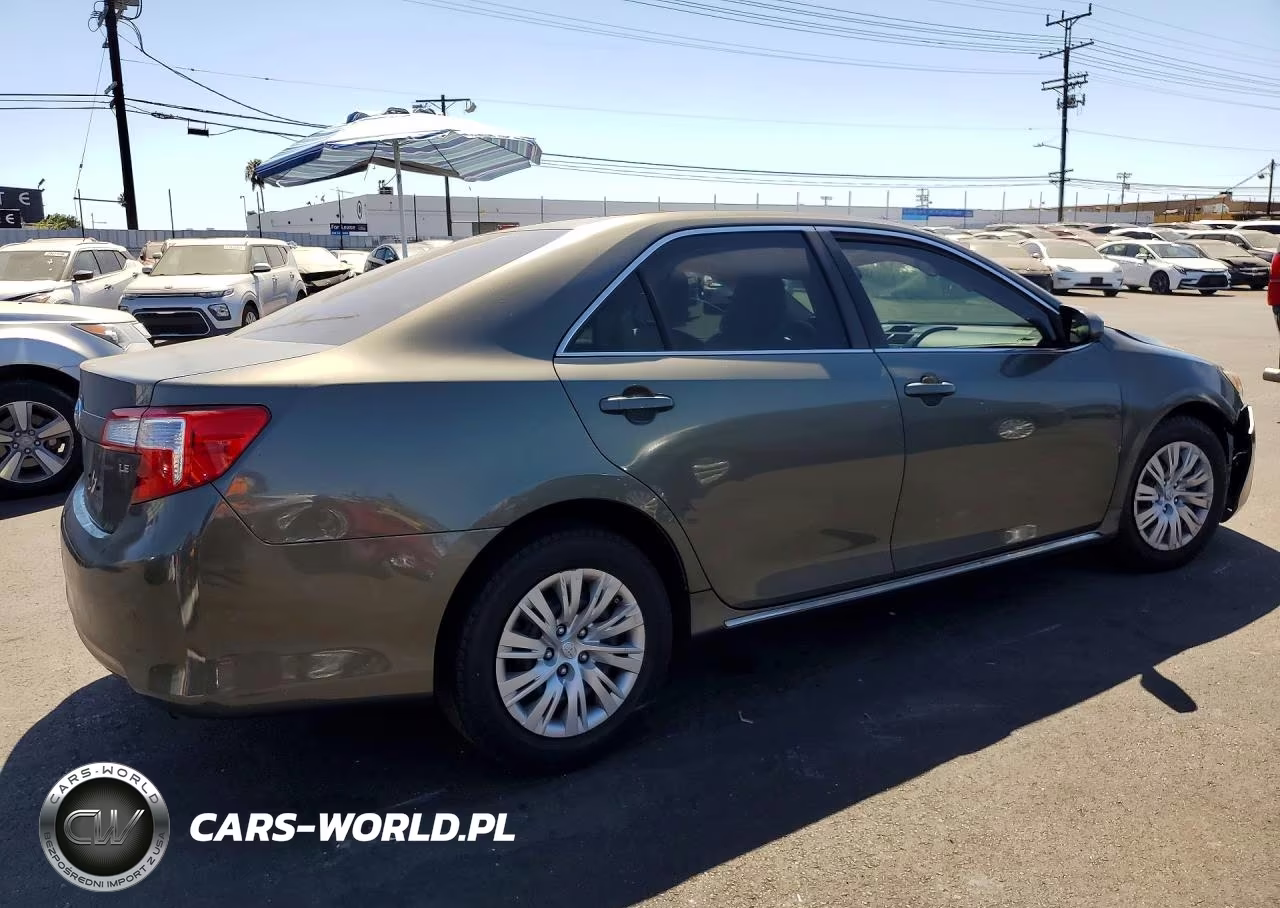 2014 Toyota Camry Le VIN:4T4BF1FK2ER386766 - 3
