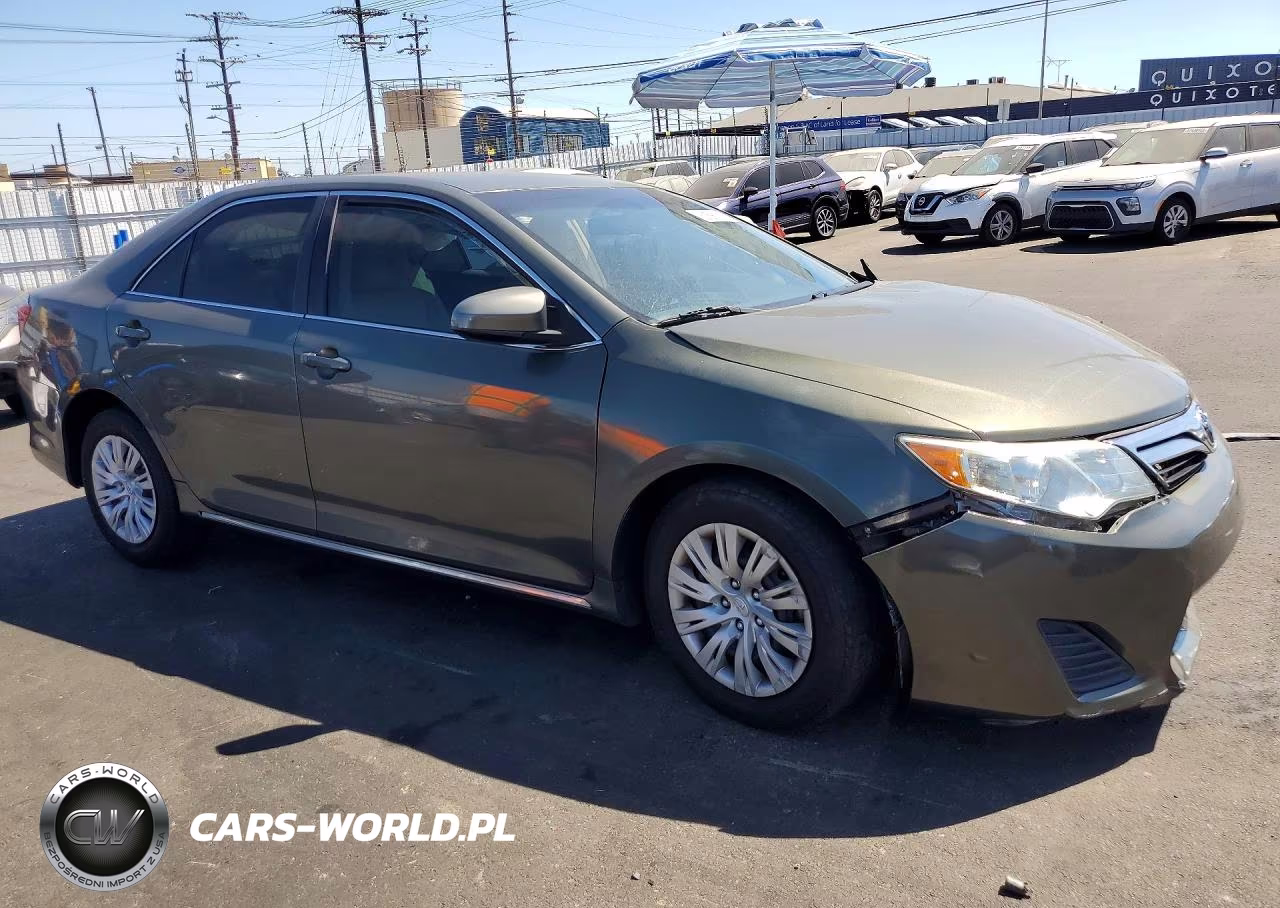 2014 Toyota Camry Le VIN:4T4BF1FK2ER386766 - 4