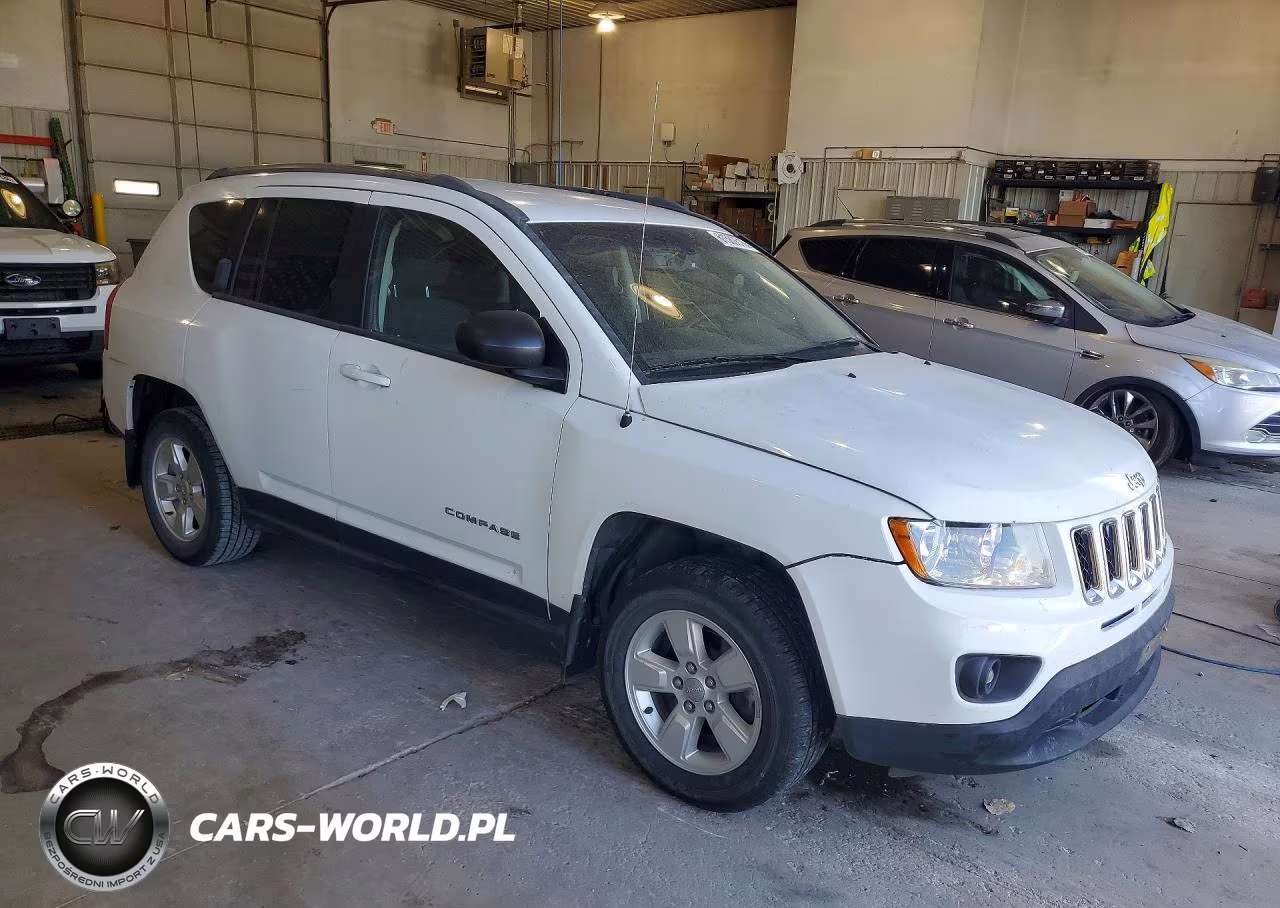 2013 Jeep Compass Latitude VIN:1C4NJCEA1DD230117 - 4