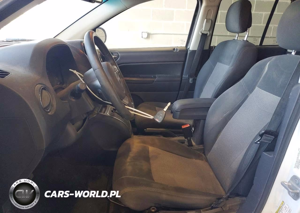 2013 Jeep Compass Latitude VIN:1C4NJCEA1DD230117 - 7