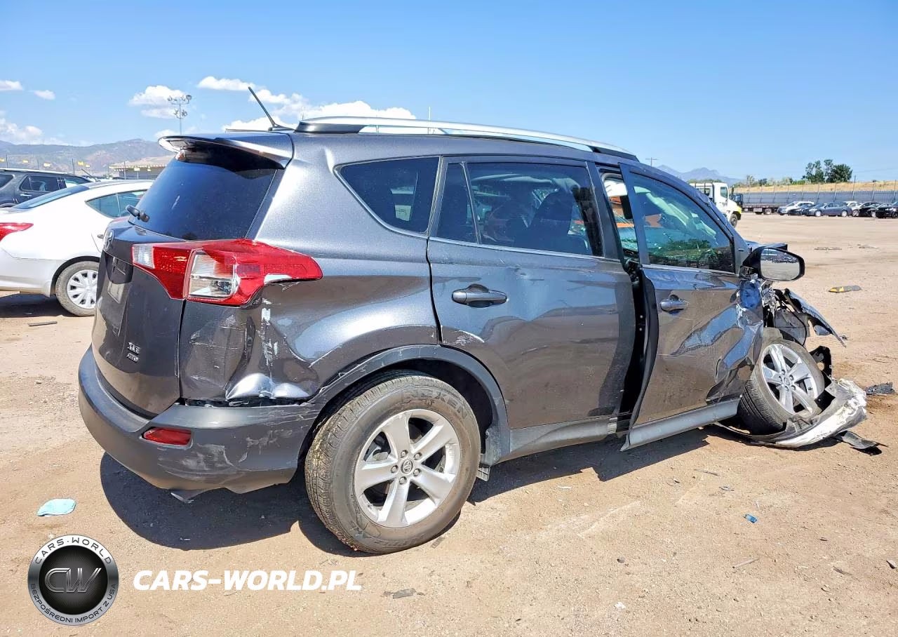 2015 Toyota Rav4 Xle VIN:2T3RFREV0FW395686 - 3