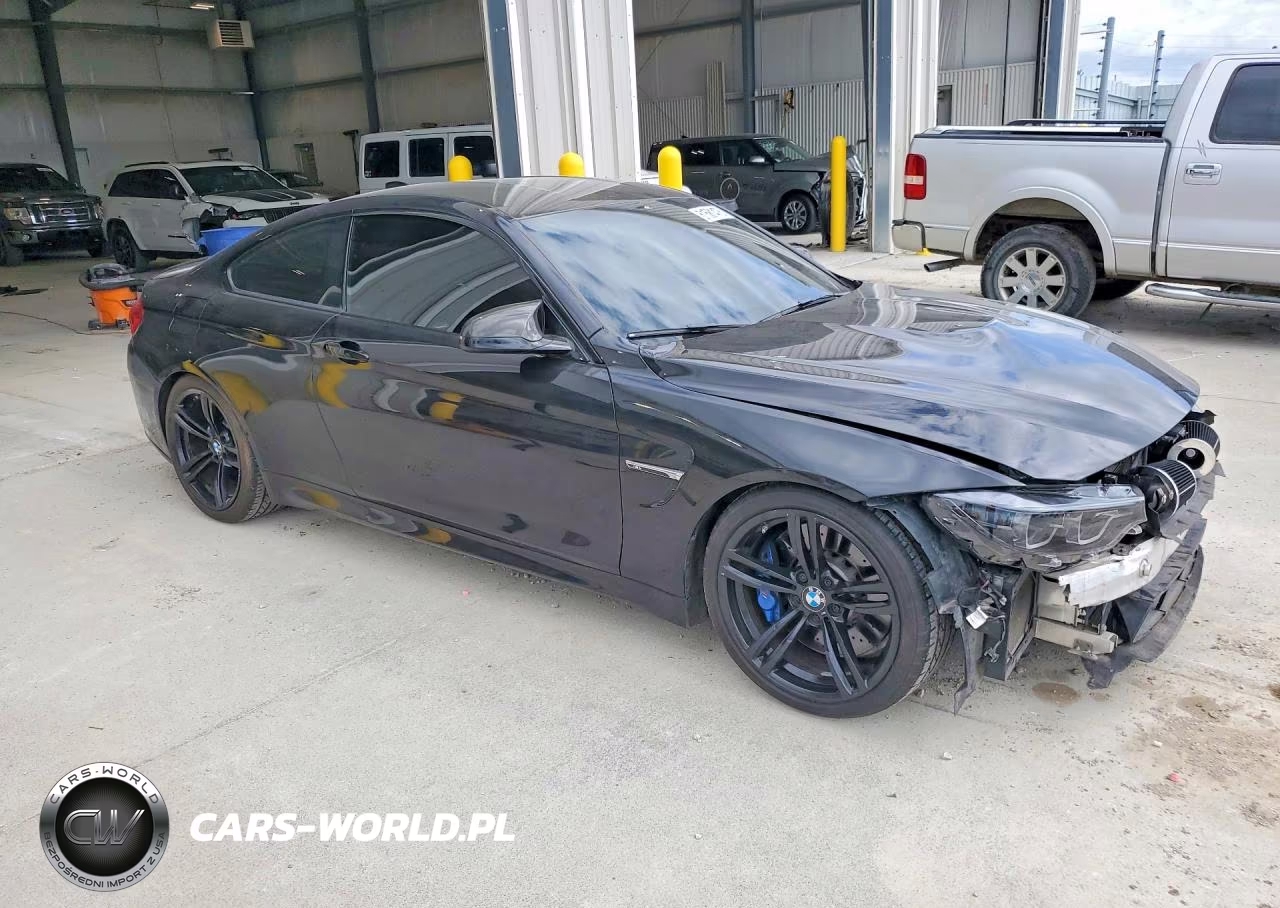 2015 BMW M4 VIN:WBS3R9C57FK334899 - 4