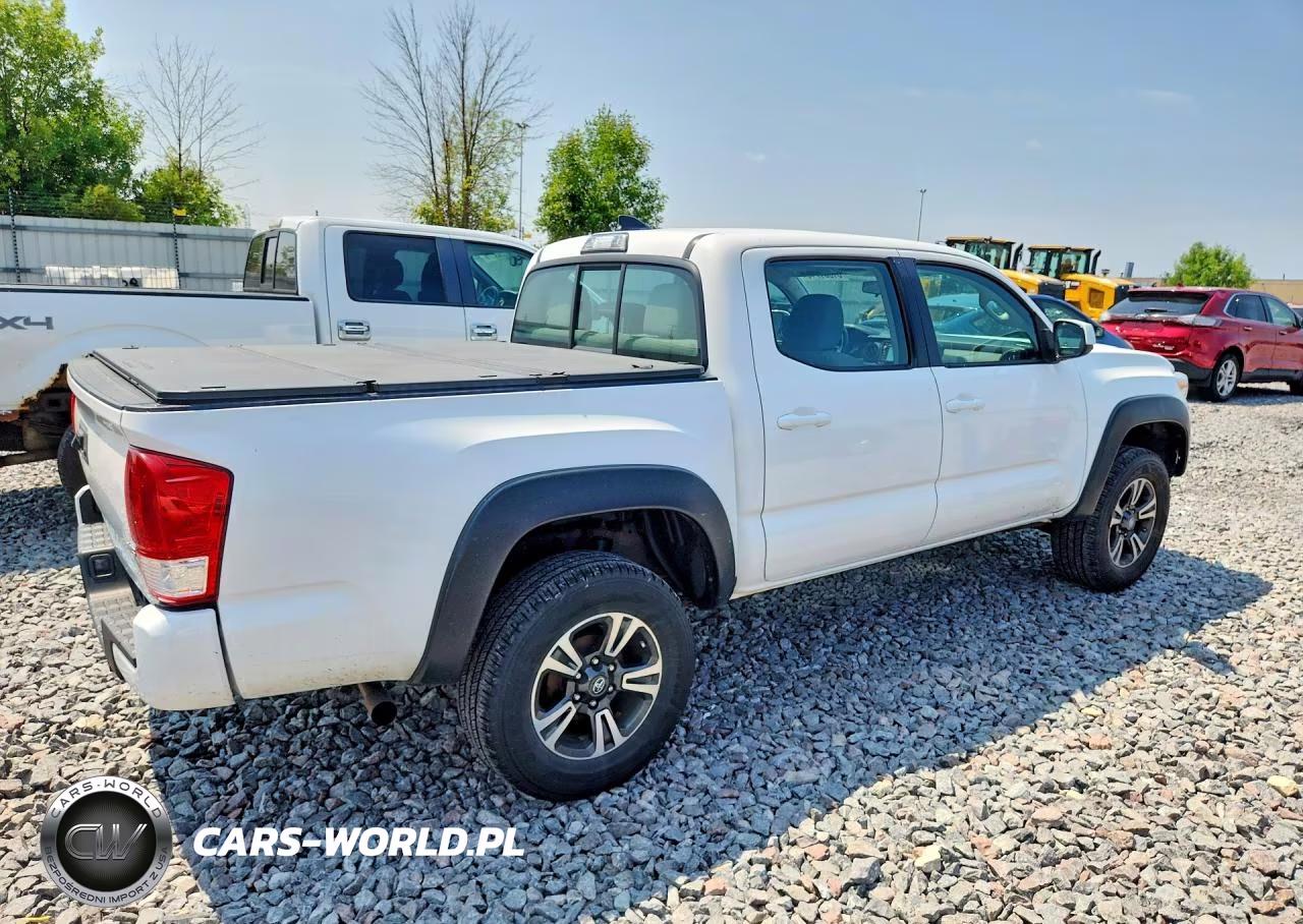 2016 Toyota Tacoma Sr V6 VIN:3TMCZ5AN2GM005993 - 3