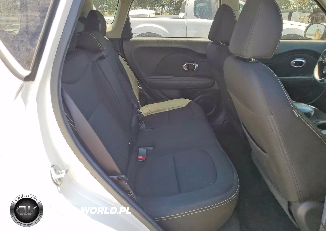 2015 Kia Soul + VIN:KNDJP3A57F7159870 - 10