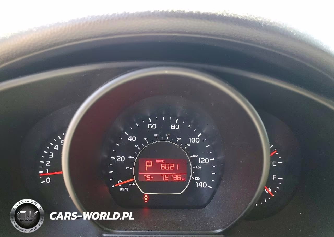 2015 Kia Soul + VIN:KNDJP3A57F7159870 - 9