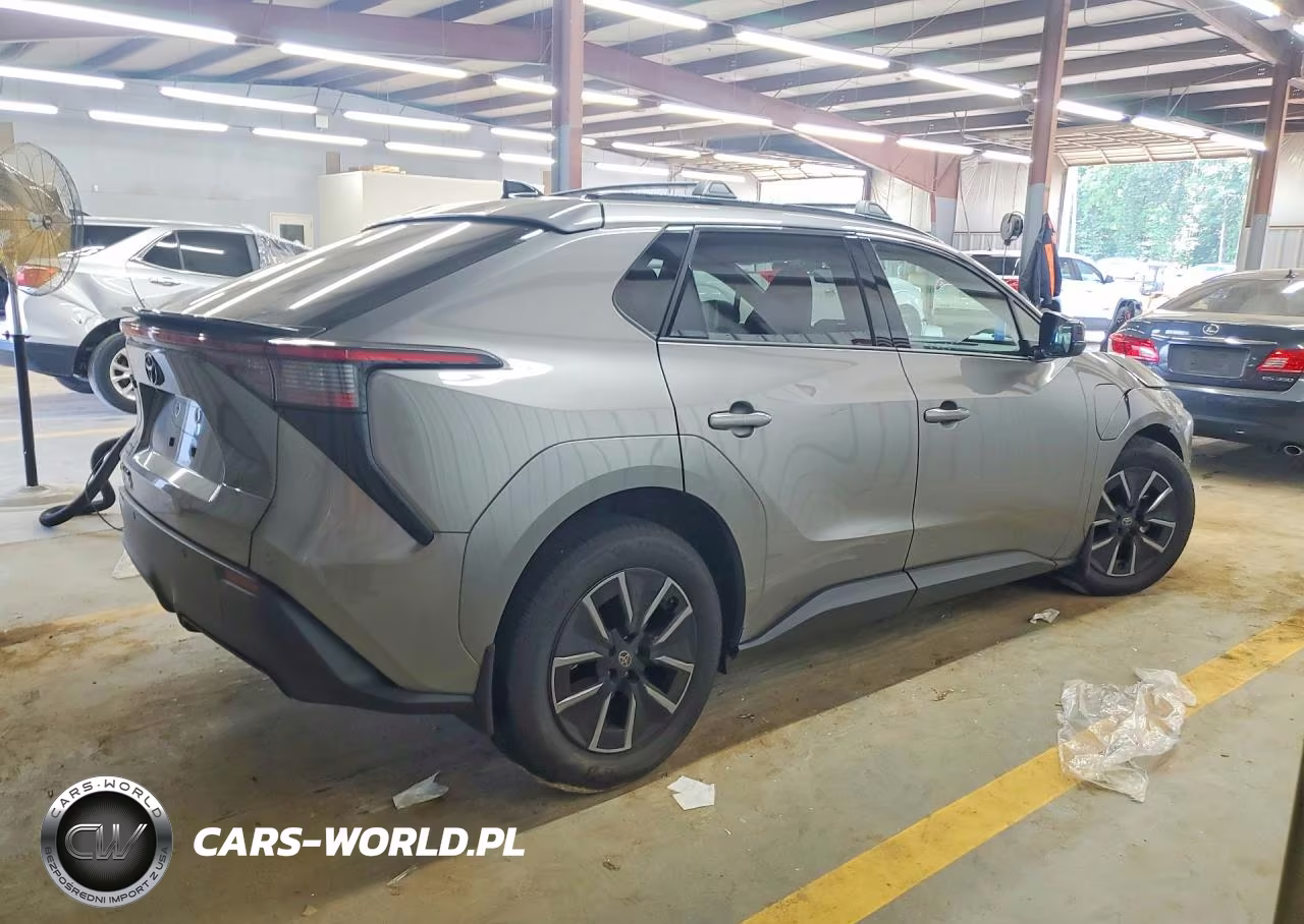 2026 Toyota Bz Xle VIN:JTMBDAFB5TJ013787 - 3