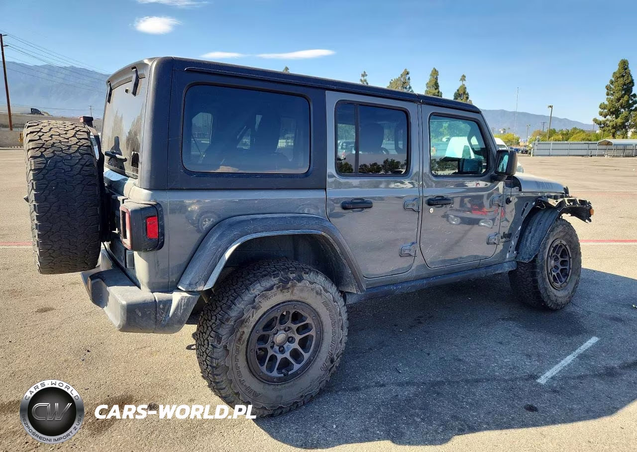 2023 Jeep Wrangler Sport VIN:1C4HJXDG9PW588410 - 3